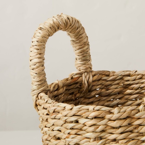 NWT Hearth & Hand with Magnolia Small Twisted Seagrass Basket - Picture 3 of 7